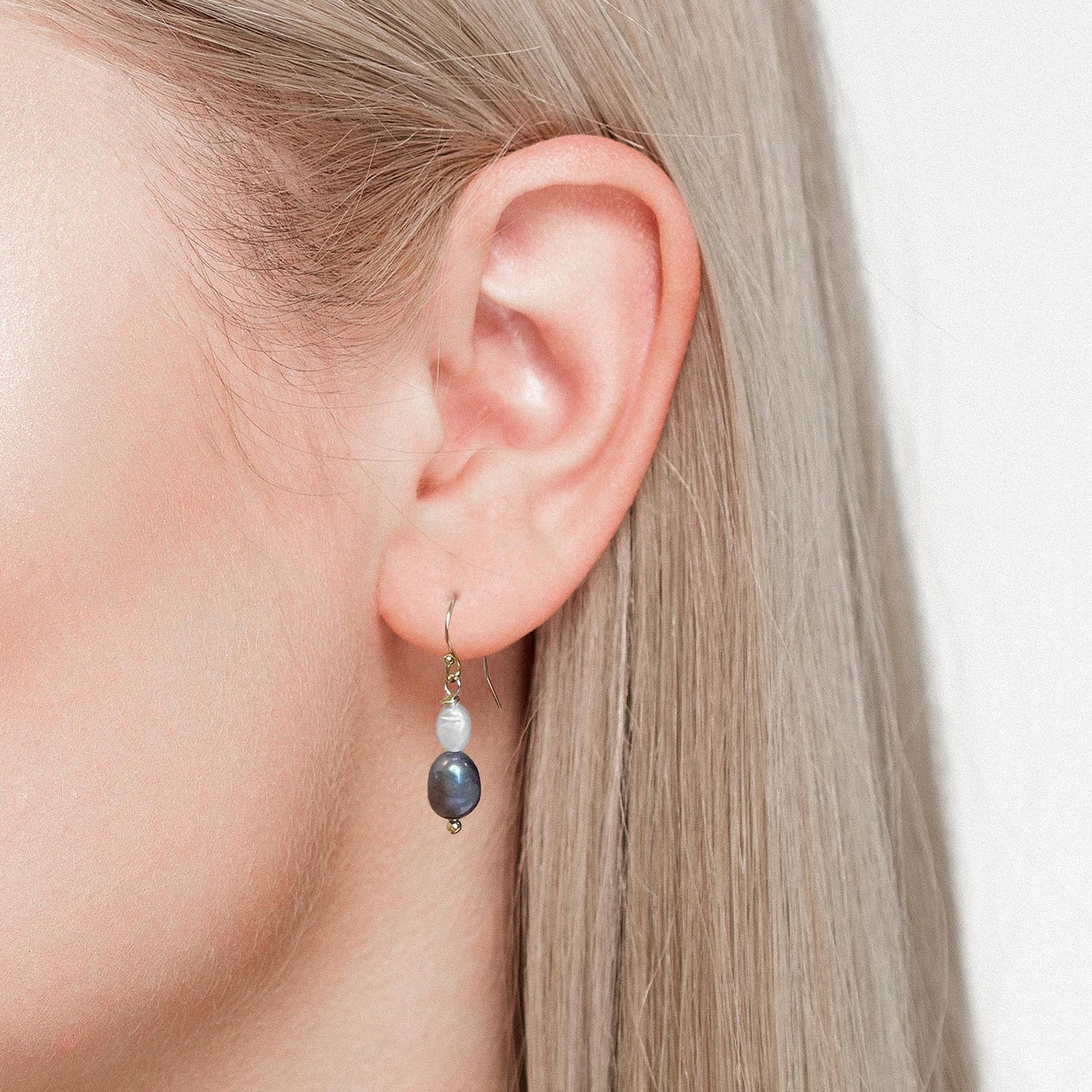 White & Black Pearl earrings