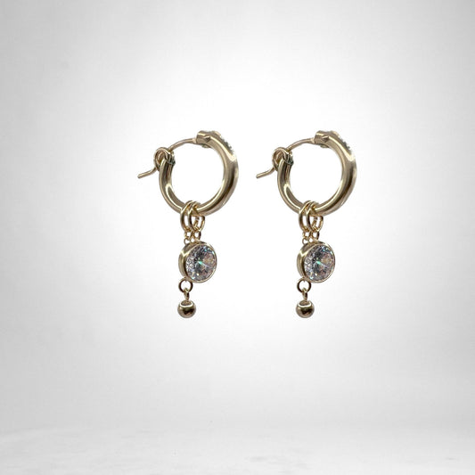 Gull hringlokkar með Cubic Zirconia.