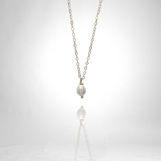 White Pearl gold necklace