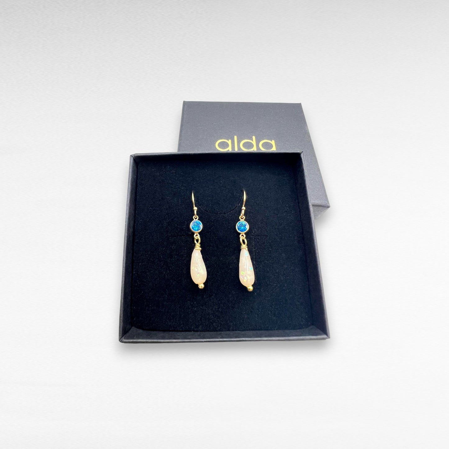 Clay Drop gold earrings