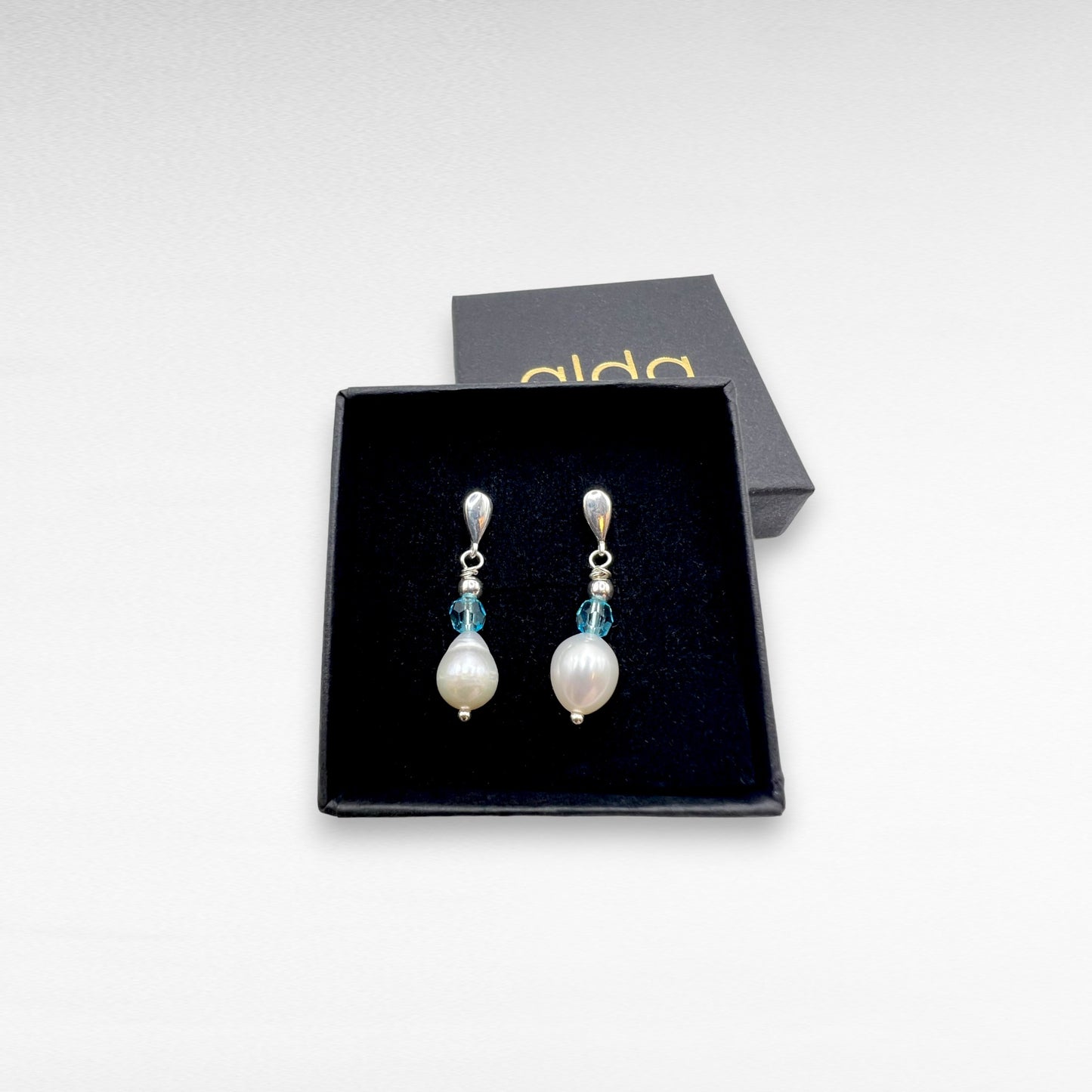 Pearl & Crystal silver earrings